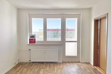 Bild zu Ab 01.06.24 anmietbar! 3-Zimmer-Wohnung mit Südbalkon und Badewanne in Rostock-Lichtenhagen