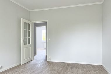 Bild zu Ab sofort! 2-Zimmer-Wohnung mit exklusiver Einbauküche, Westbalkon &  PKW-Stellplatz