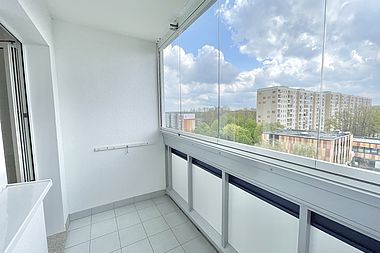 Bild zu Ab 20. Mai 2024 anmietbar! 1-Zimmer-Wohnung mit verglastem Balkon und Dusche in Rostock-Schmarl