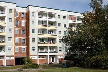 Bild zu Helle 3-Zimmer-Wohnung mit verglasten Balkon in Rostock-Schmarl