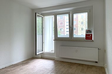 Bild zu Preiswerte 1-Zimmer-Wohnung mit verglastem Balkon in Rostock-Groß Klein