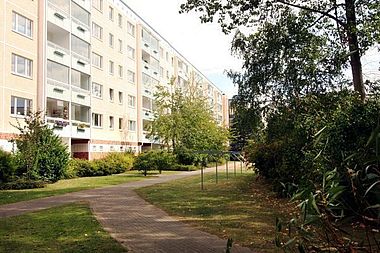 Bild zu Helle 4-Zimmer-Wohnung mit Südbalkon und Badewanne in Rostock-Schmarl